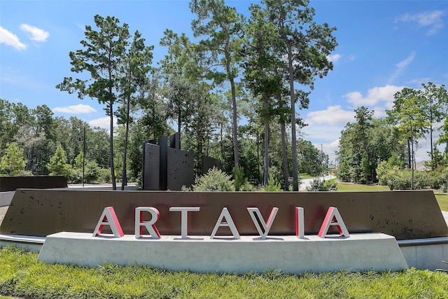 view of community / neighborhood sign