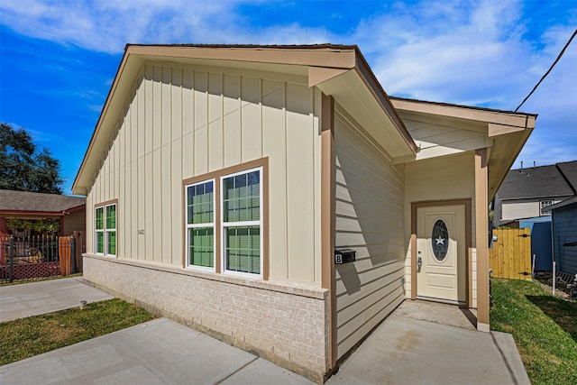 view of front of property