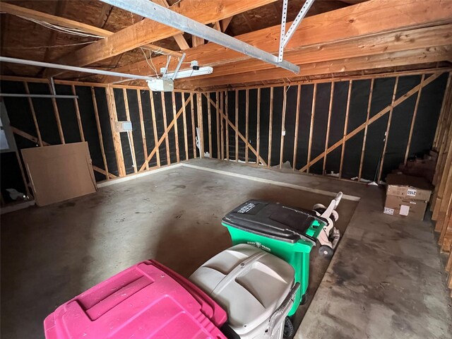 6731 Pinetop Glen Ln, Spring, TX 77379 - view of garage