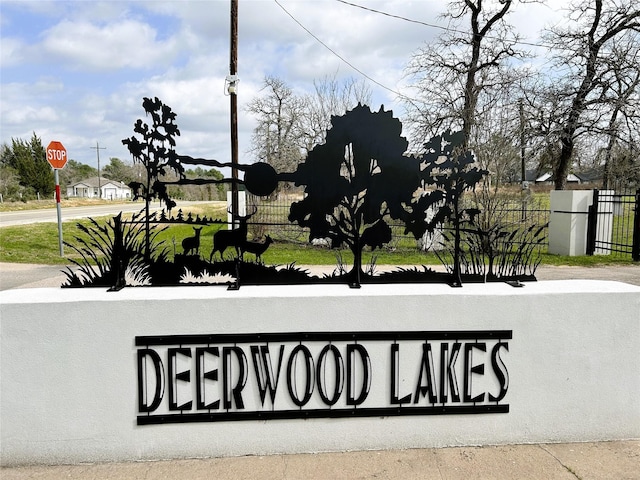 38417 Park View Dr, Hempstead, TX 77445