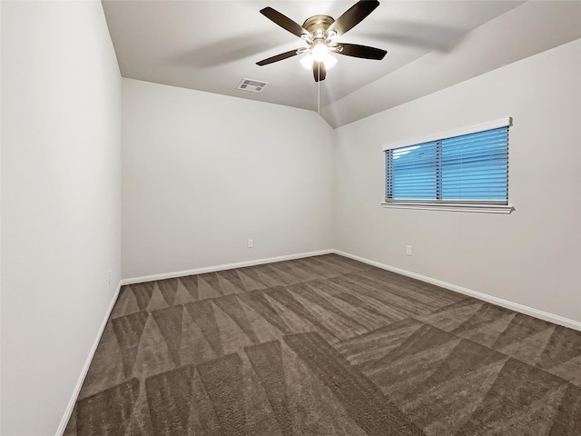 carpeted empty room featuring ceiling fan