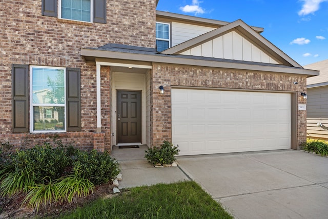 view of front of home featuring a garage