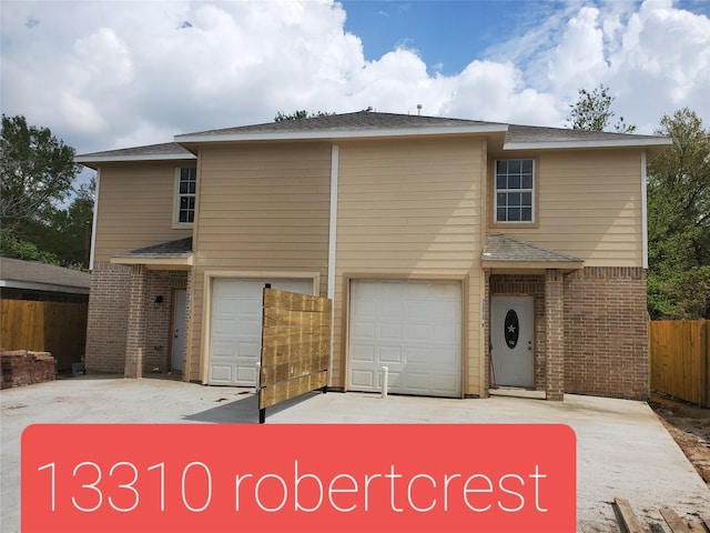 view of front property featuring a garage