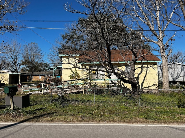 view of home's exterior