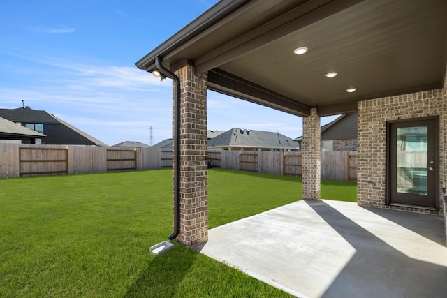 view of yard featuring a patio area