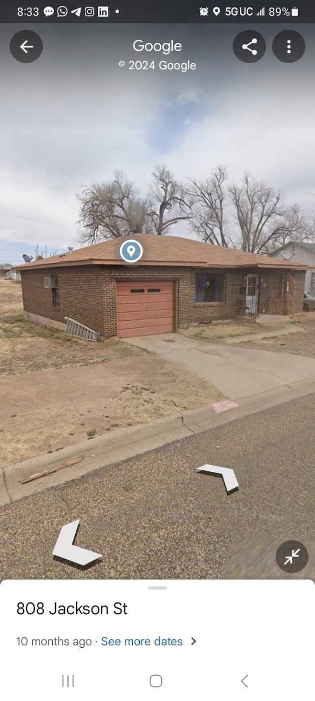 view of front of house featuring a garage