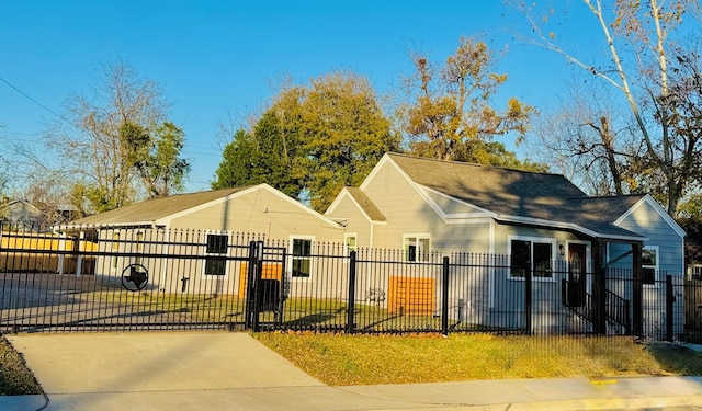 view of front facade with a front lawn