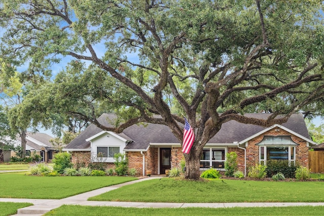 view of front of house with a front yard