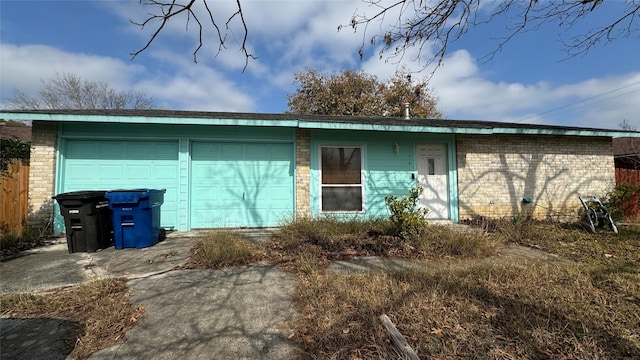 view of front facade featuring a garage