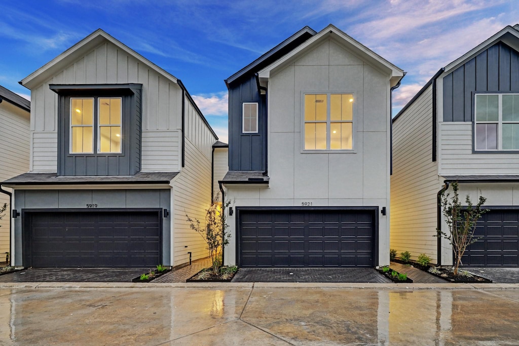 view of front of house with a garage