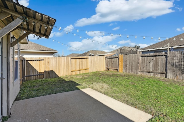 view of yard featuring a patio