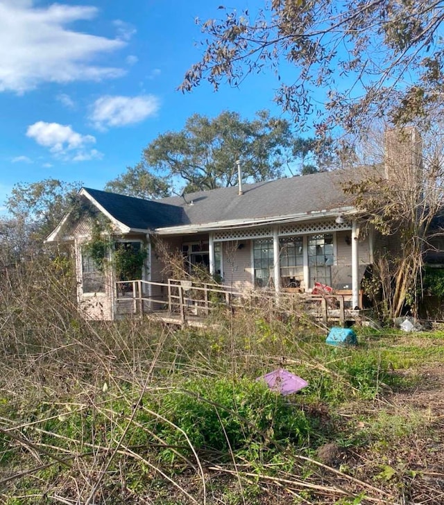 view of front of property