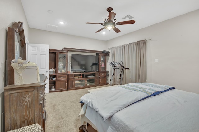 bedroom with carpet flooring and ceiling fan