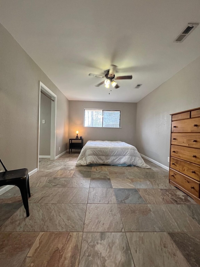 bedroom with ceiling fan