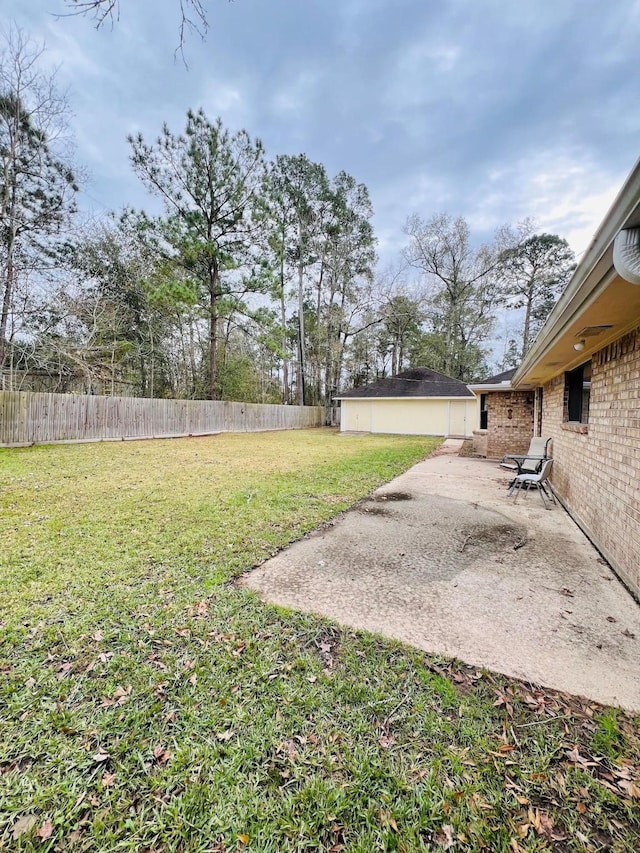 view of yard with a patio