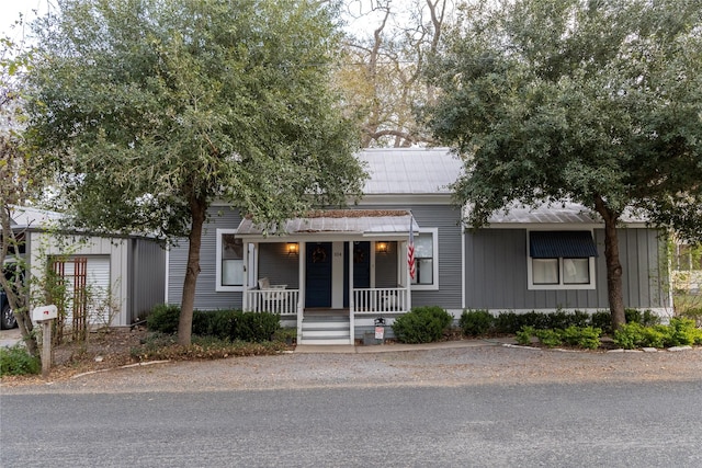 view of front of house with a porch