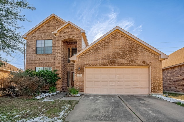 view of front property featuring a garage