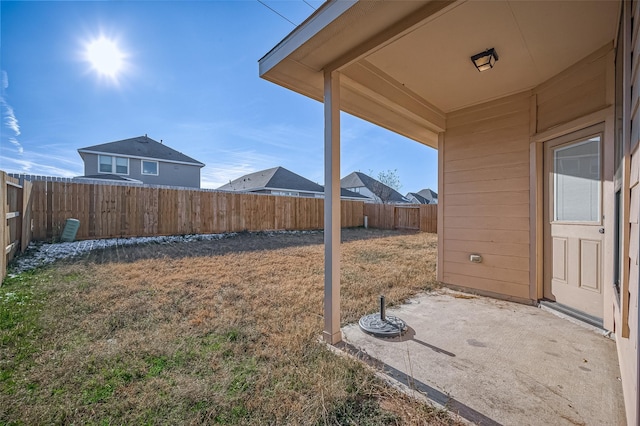 view of yard featuring a patio