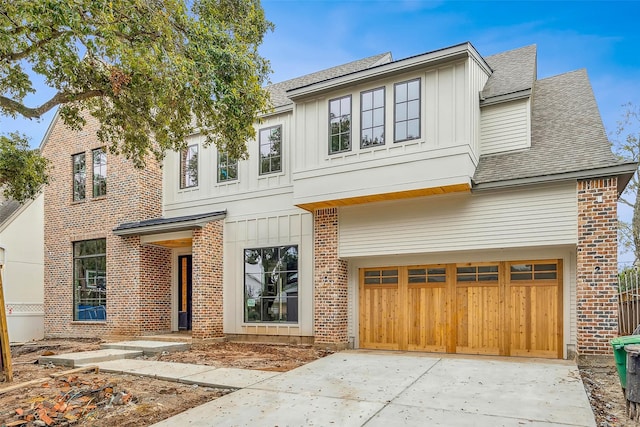 view of front facade with a garage