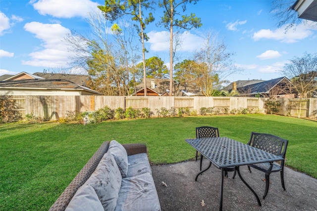 view of yard with a patio area