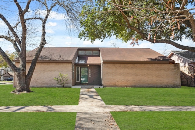 view of front of house with a front yard