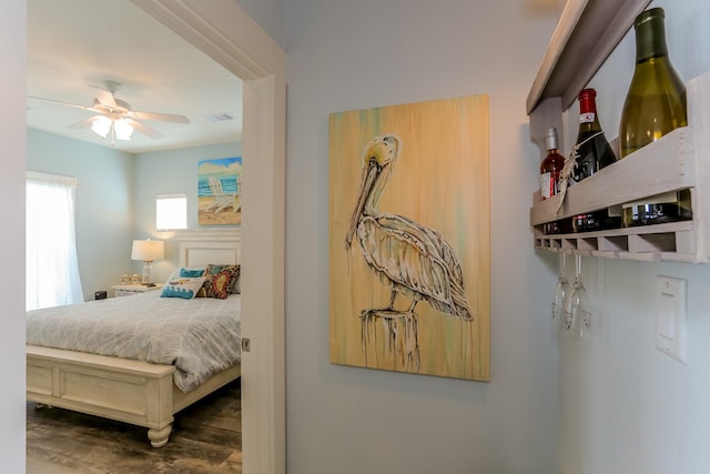 bedroom featuring ceiling fan