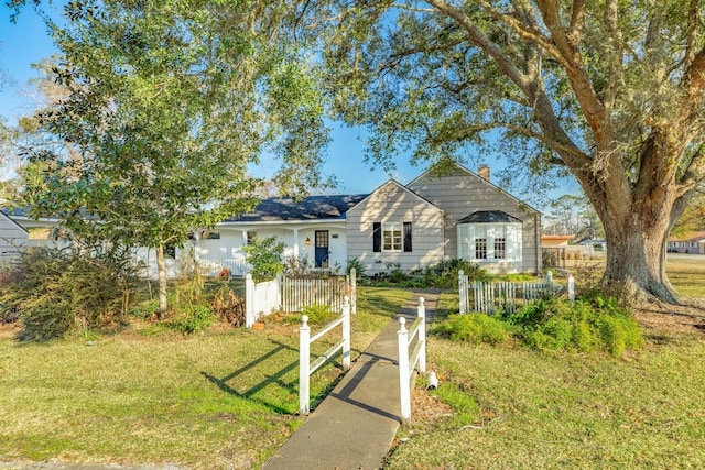 302 E Jackson St, West Columbia, TX 77486 - ranch-style home featuring a front yard