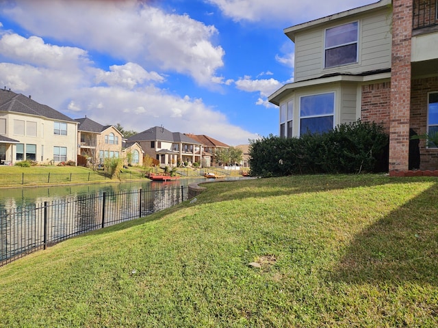 view of yard featuring a water view