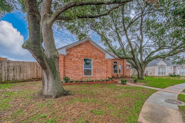 view of front of house with a front yard