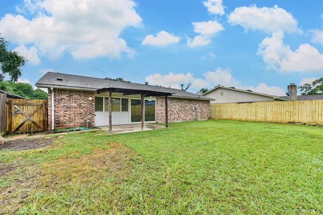 view of yard with a patio