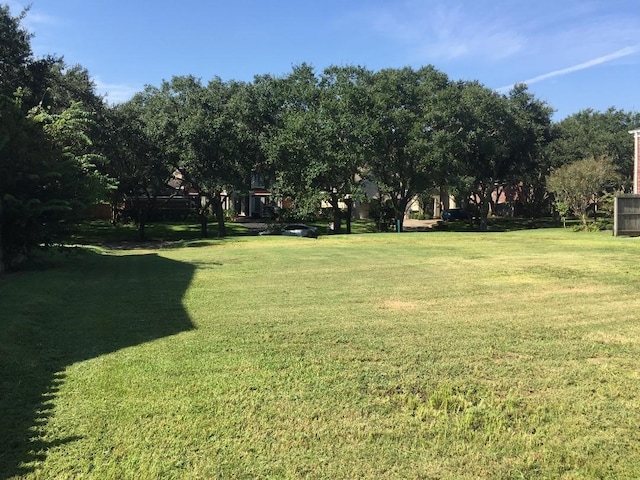 Listing photo 2 for 0 Greensward Ln, Sugar Land TX 77479