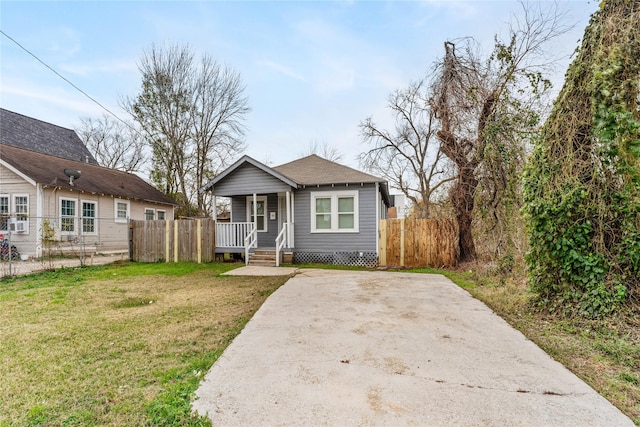 3722 Seabrook St, Houston, TX 77021 - view of front of home with covered porch and roof with shingles