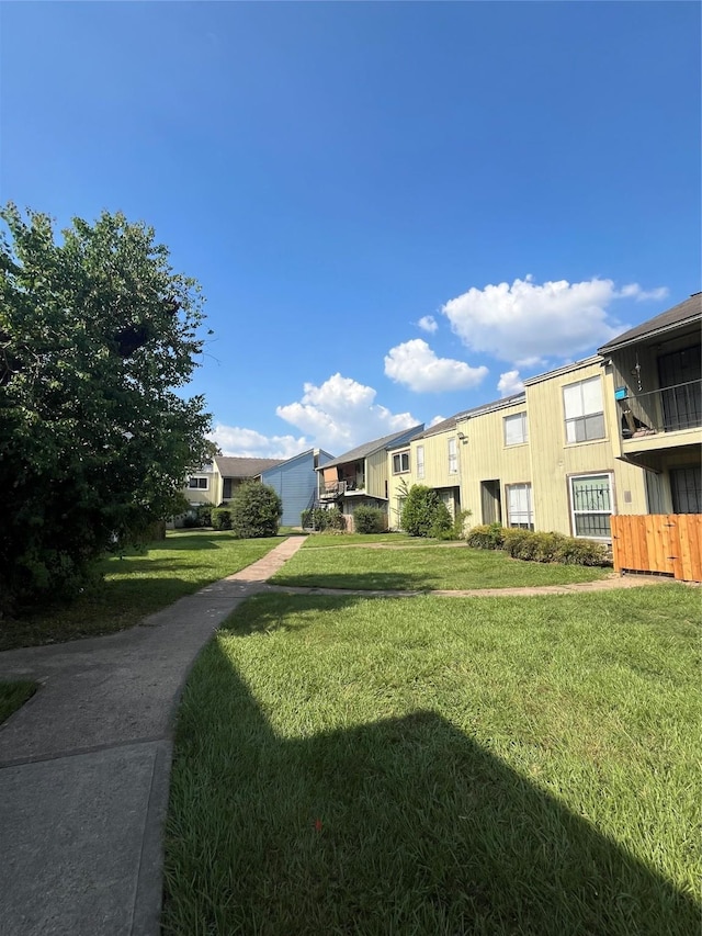 exterior space featuring a lawn