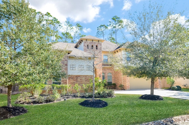 view of front of house featuring a front yard