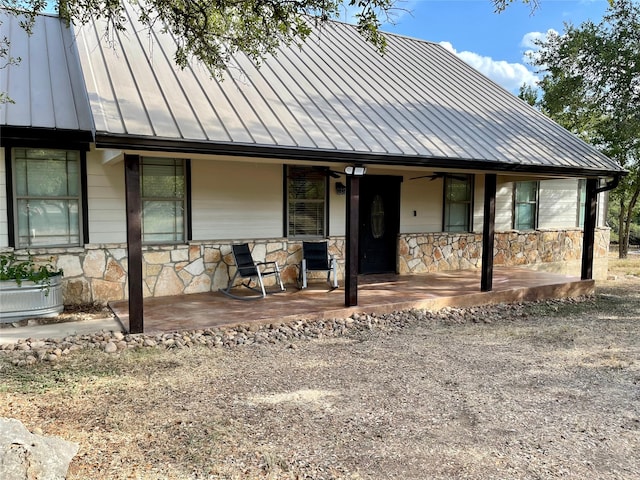 view of front of home featuring a patio