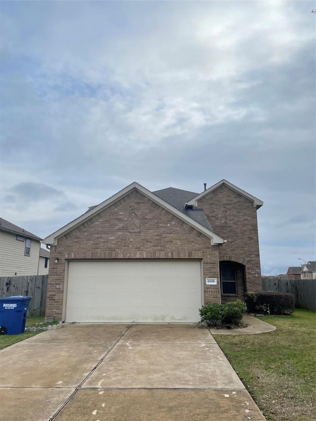 view of front facade featuring a garage