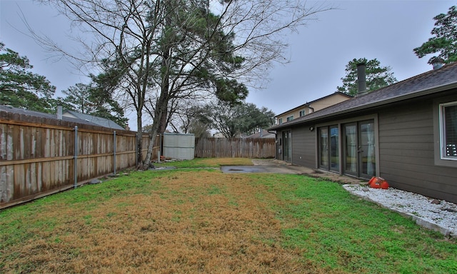 view of yard with a patio area