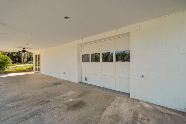 garage featuring ceiling fan