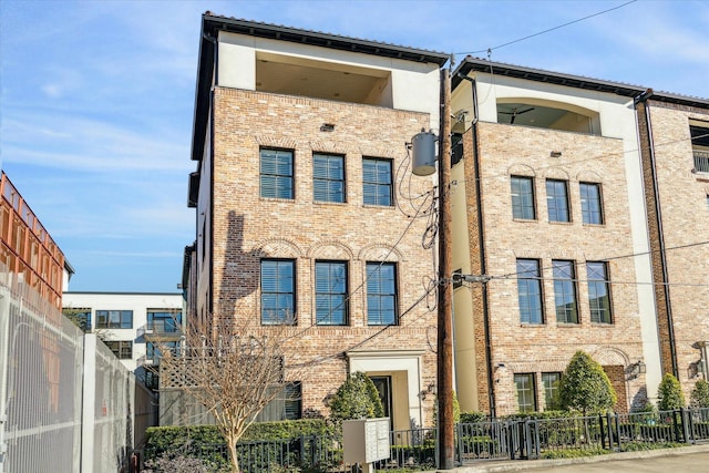 view of front of house