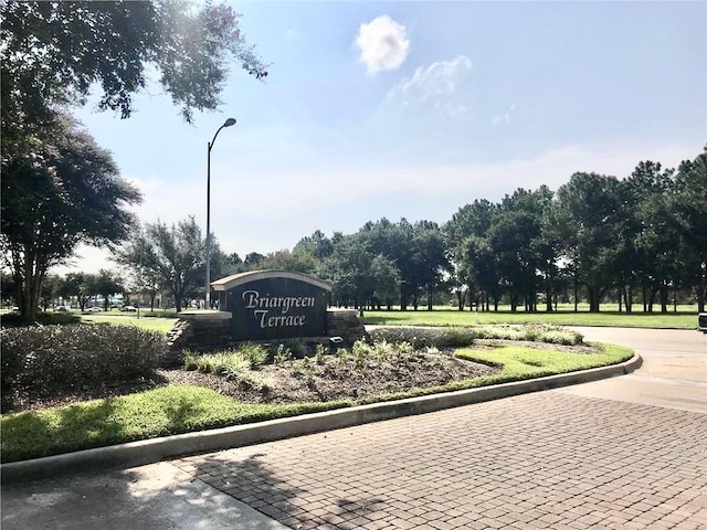 view of community / neighborhood sign