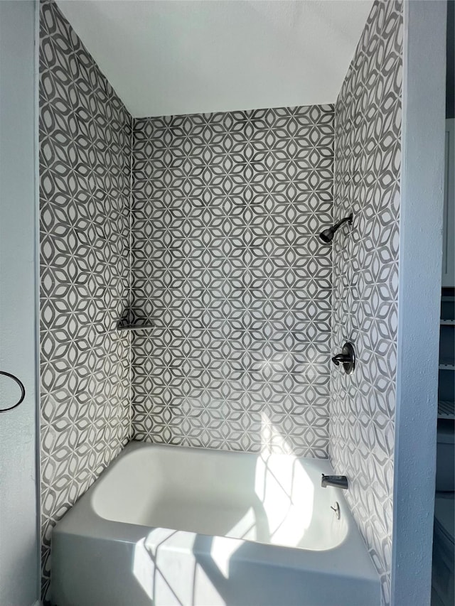 bathroom featuring a bathtub