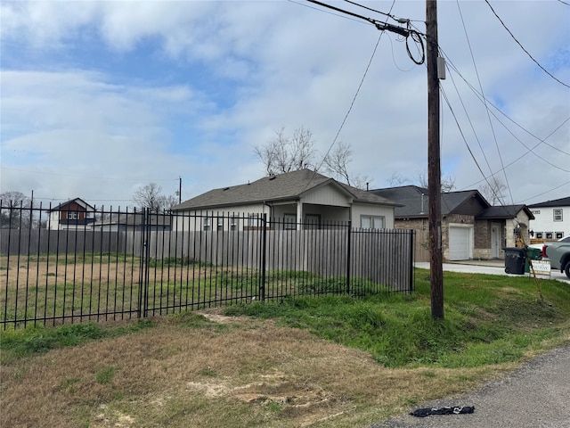 Listing photo 2 for 0 Betty Boop St, Houston TX 77028