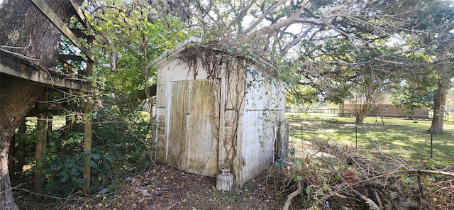 view of outdoor structure