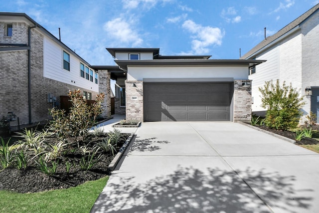 view of front facade featuring a garage