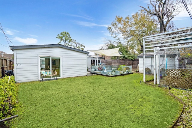 view of yard featuring a shed