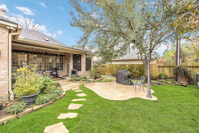 view of yard featuring a patio