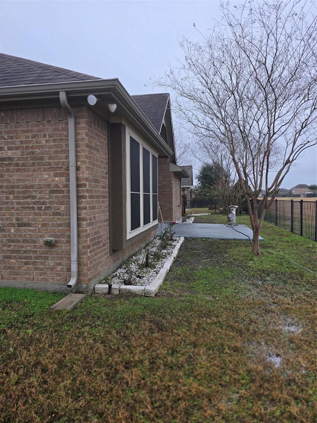 view of yard with a patio area