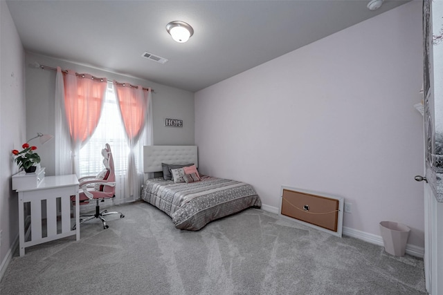 bedroom featuring carpet floors