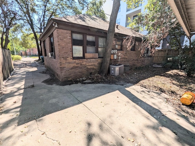 view of front of house featuring a patio