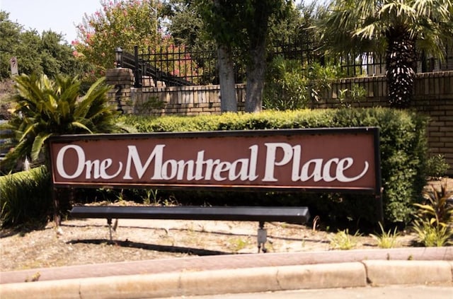 view of community / neighborhood sign